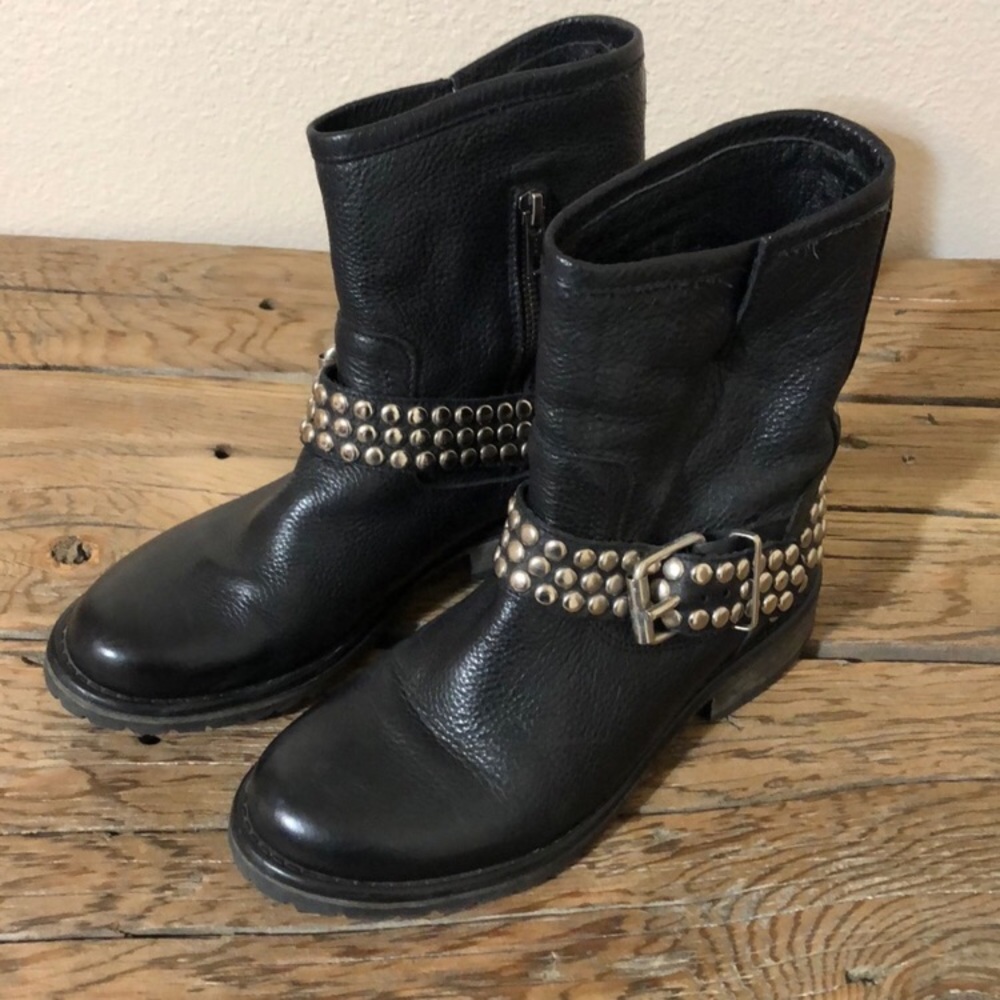 Steve Madden Boots
